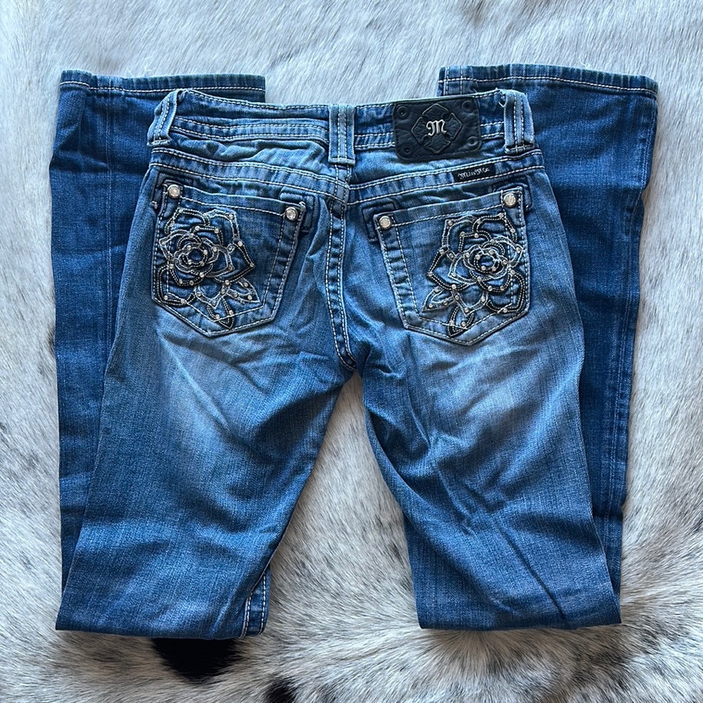 Miss me jeans size 25, boot cut, rose pockets